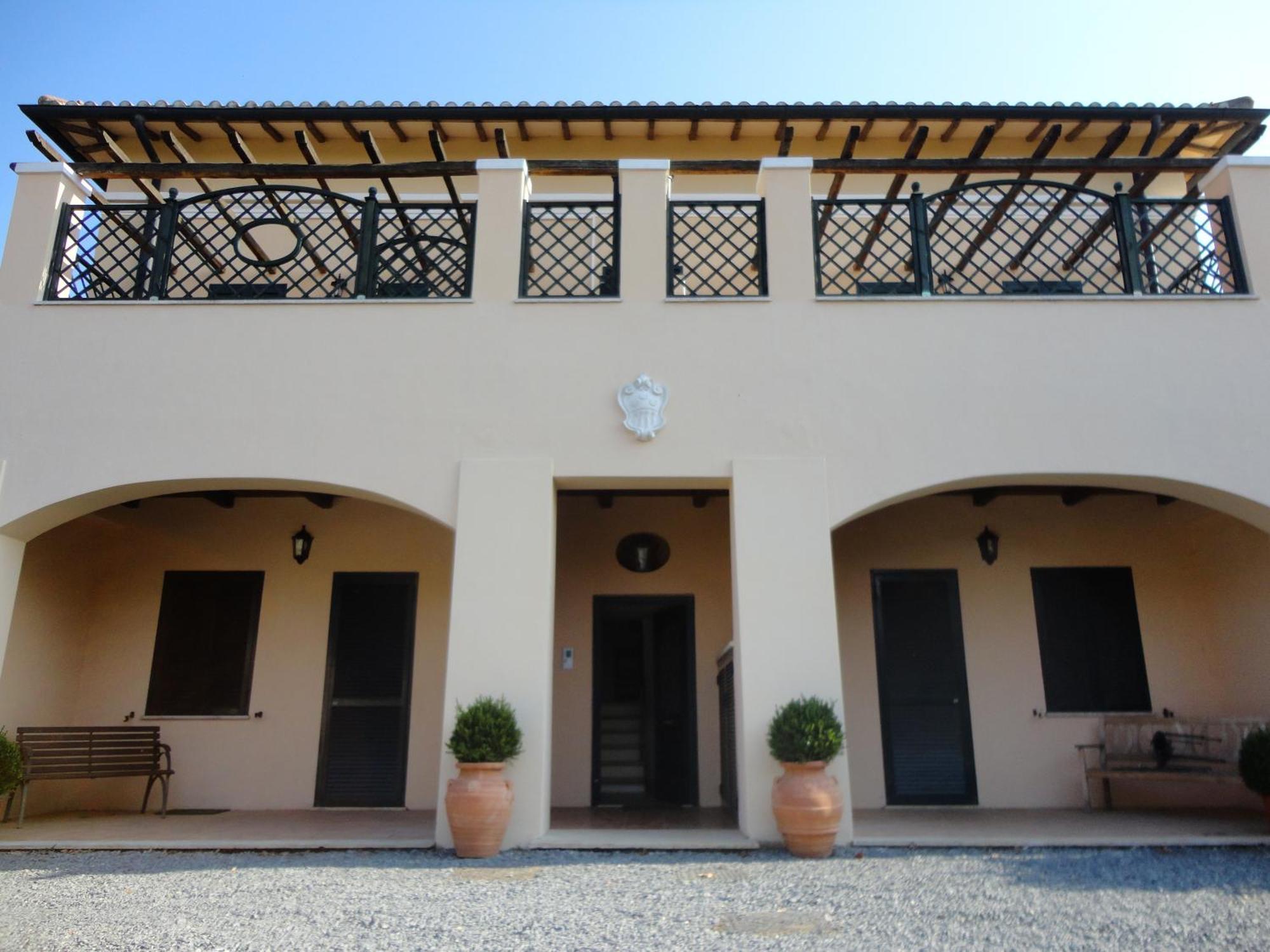 פומזיה Casale Di Tormaggiore Villa And Country Suites מראה חיצוני תמונה