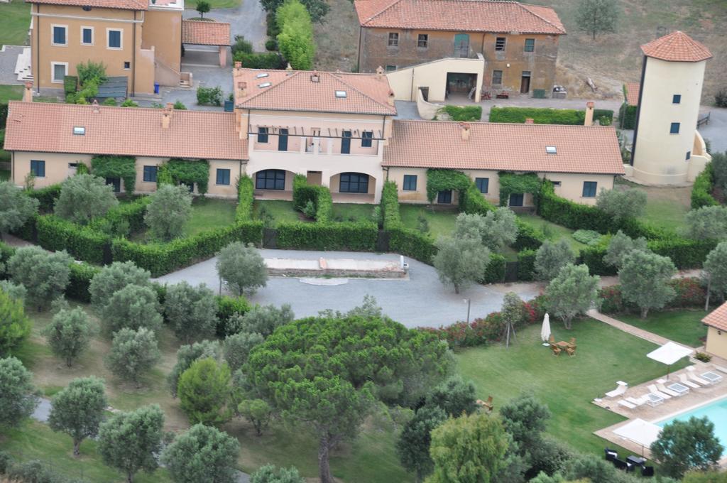 פומזיה Casale Di Tormaggiore Villa And Country Suites מראה חיצוני תמונה