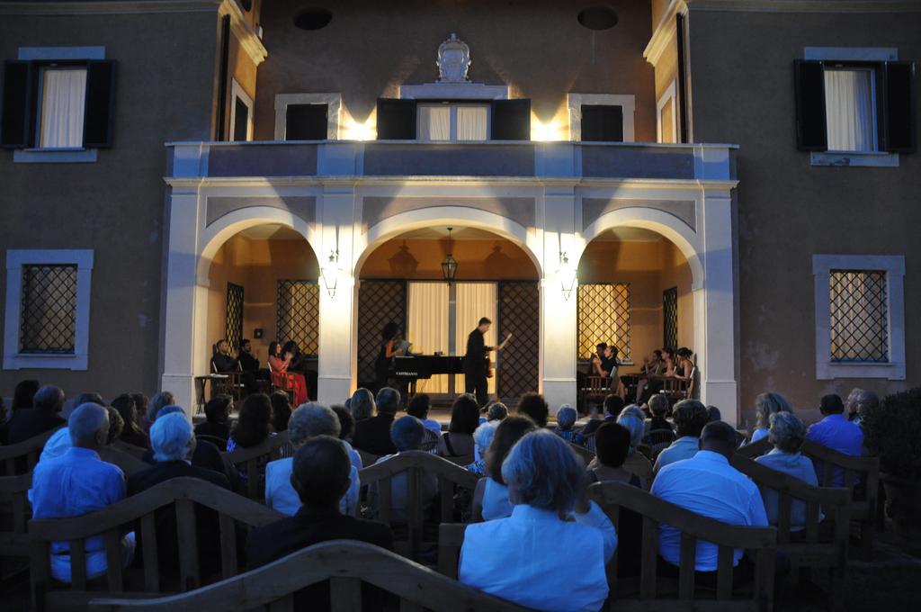 פומזיה Casale Di Tormaggiore Villa And Country Suites מראה חיצוני תמונה