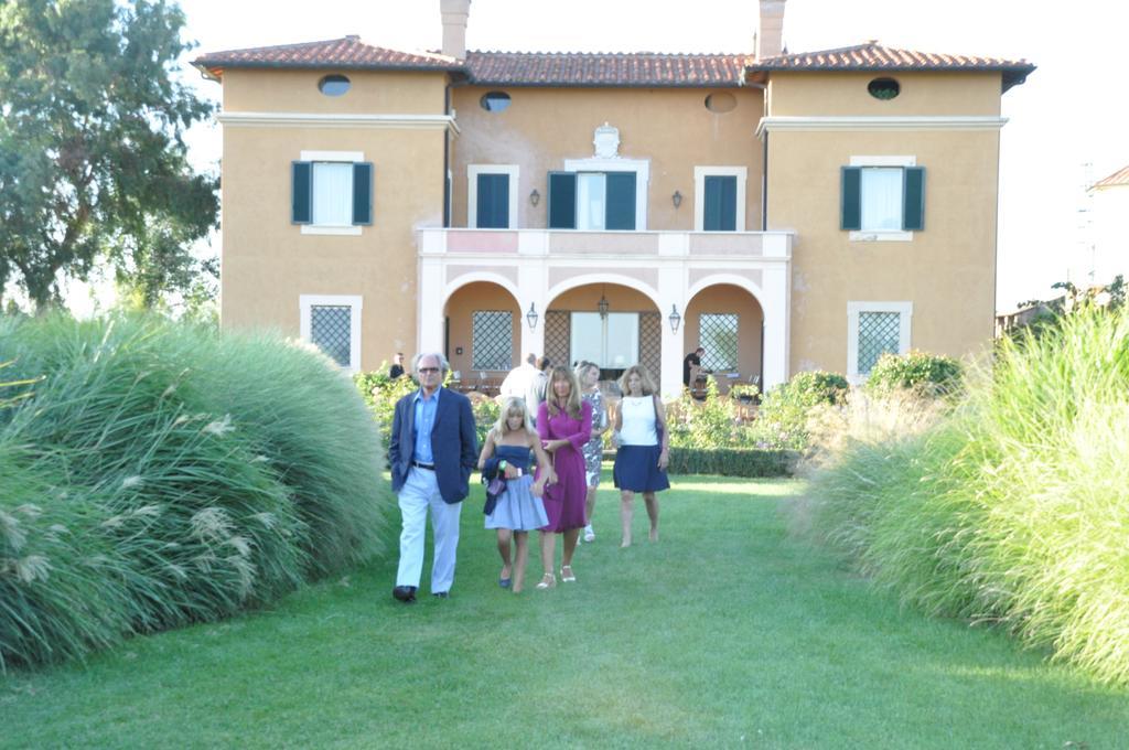 פומזיה Casale Di Tormaggiore Villa And Country Suites מראה חיצוני תמונה