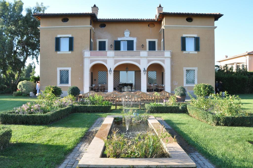 פומזיה Casale Di Tormaggiore Villa And Country Suites מראה חיצוני תמונה